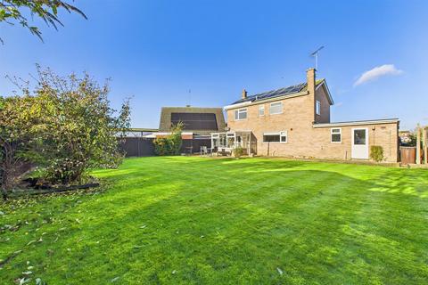 3 bedroom detached house for sale, Nelson Court, Watton