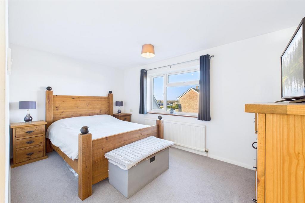 Bedroom 1.jpg