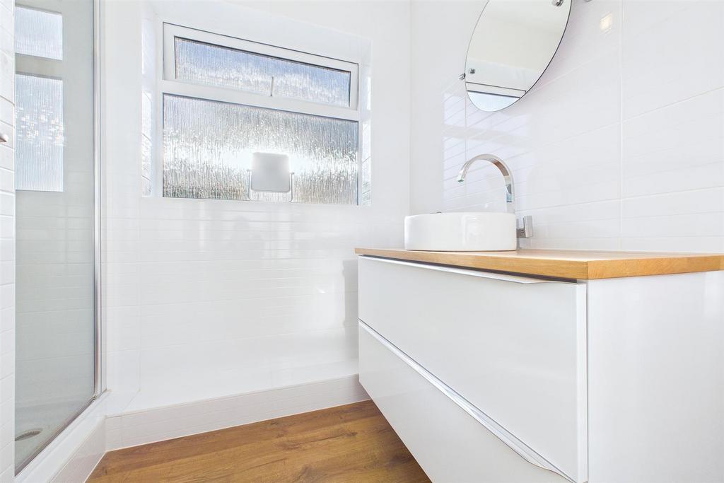 Shower Room.jpg