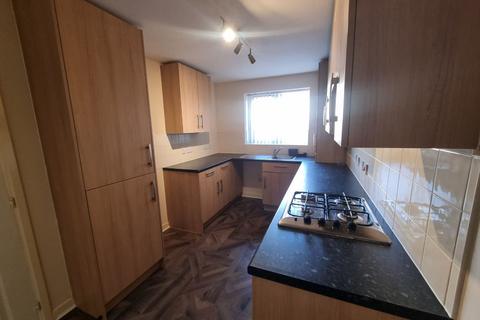 2 bedroom terraced house to rent, Bradfield Way, Dudley