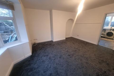 3 bedroom semi-detached house to rent, Princess Road, Oldbury, B68 9PU