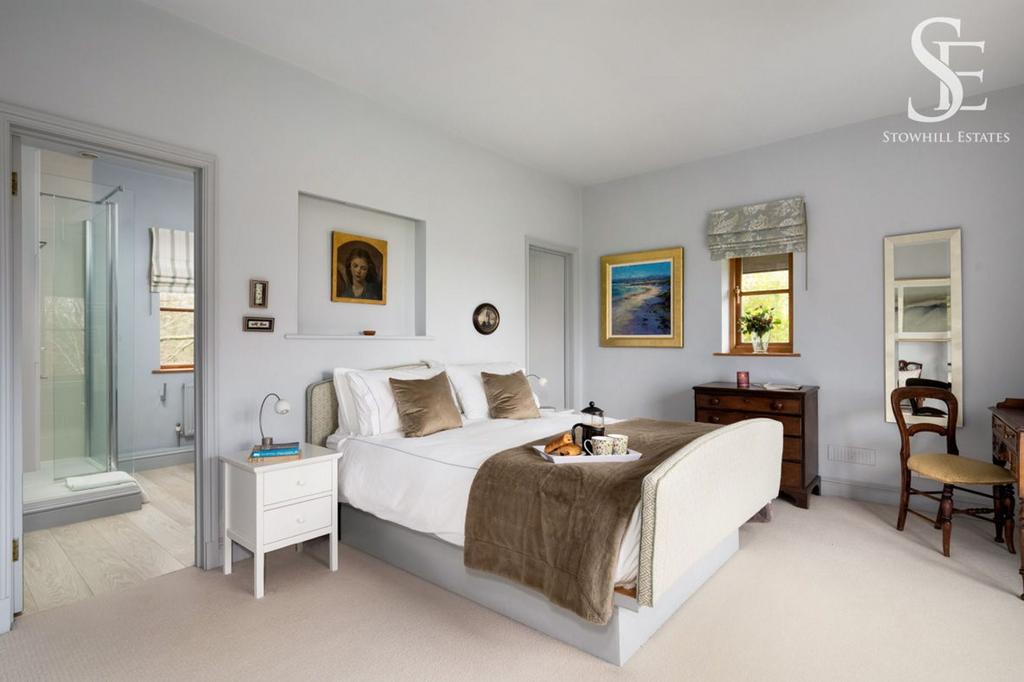Principle bedroom