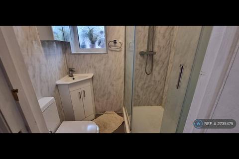Studio to rent, Kingsley Avenue, Hounslow, TW3