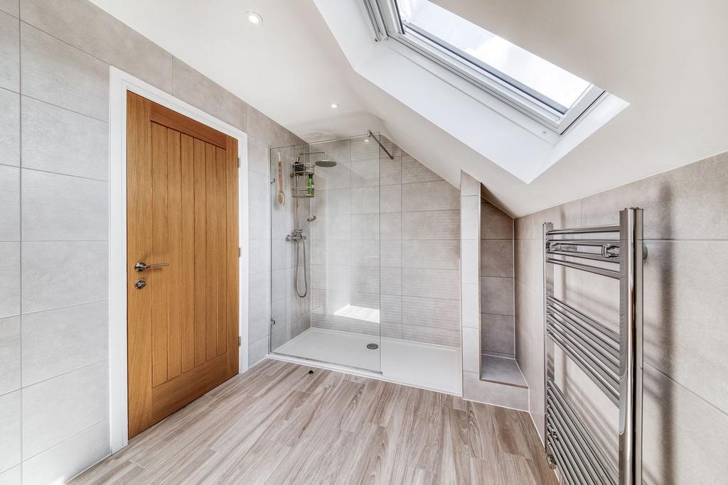 Bedroom five ensuite