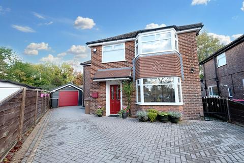 4 bedroom detached house for sale, Ravensdale Gardens, Eccles, M30