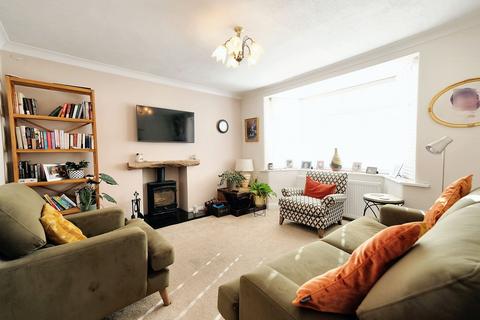 4 bedroom detached house for sale, Ravensdale Gardens, Eccles, M30