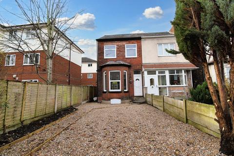 New Lane, Eccles, M30