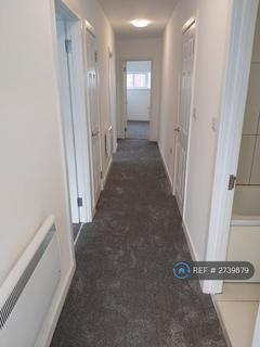 3 bedroom flat to rent, Hampton Court, Cradley Heath, B64