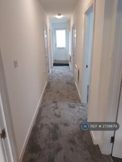 3 bedroom flat to rent, Hampton Court, Cradley Heath, B64