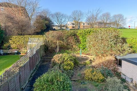 1 bedroom semi-detached bungalow for sale, Close Lea, Brighouse HD6