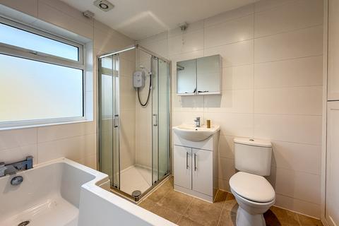 2 bedroom semi-detached bungalow for sale, Close Lea, Brighouse HD6
