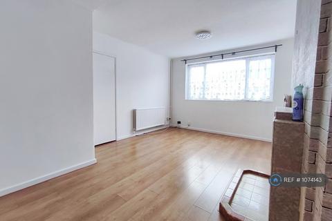 2 bedroom semi-detached house to rent, Meyrick Avenue, Luton, LU1