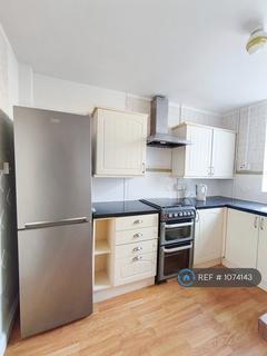 2 bedroom semi-detached house to rent, Meyrick Avenue, Luton, LU1