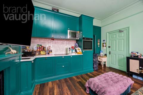 2 bedroom flat for sale, Osborne Villas, Hove, BN3