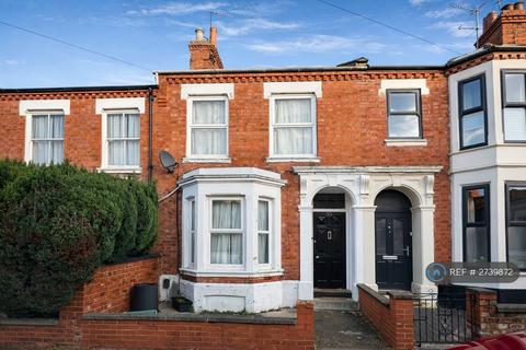 4 bedroom terraced house to rent, Moore Street, Northampton, NN2