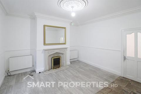 3 bedroom terraced house to rent, Fenton Road, Huddersfield HD1