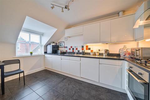 2 bedroom apartment for sale, East Court, Kings Road East