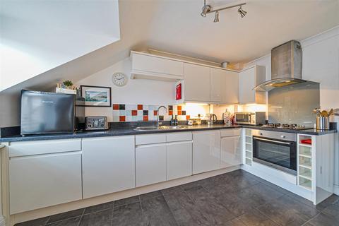 2 bedroom apartment for sale, East Court, Kings Road East