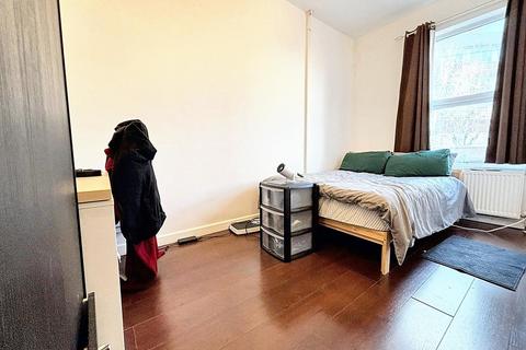 2 bedroom flat to rent, 28A City Road, Bristol BS2