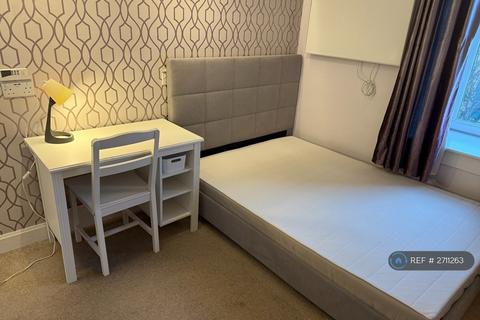 2 bedroom flat to rent, Blackness Road, Dundee, DD2