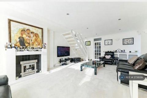 4 bedroom detached house to rent - Badgers Copse, Worcester Park, KT4