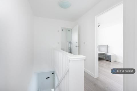 3 bedroom maisonette to rent, Chubworthy Street, London, SE14