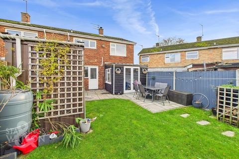 3 bedroom end of terrace house for sale, St. Marys Drive, Diss