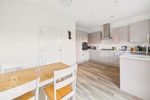 3 bedroom semi-detached house for sale, Oak Avenue, Norwich NR14