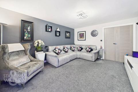3 bedroom semi-detached house for sale, Evans Way, Old Catton, Norwich