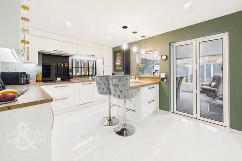 3 bedroom semi-detached house for sale, Evans Way, Old Catton, Norwich