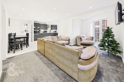 4 bedroom detached house for sale, Witney Green, Lowestoft