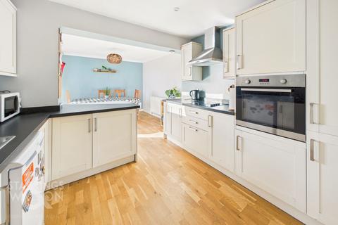 3 bedroom detached bungalow for sale, Hillcrest, Norwich NR14