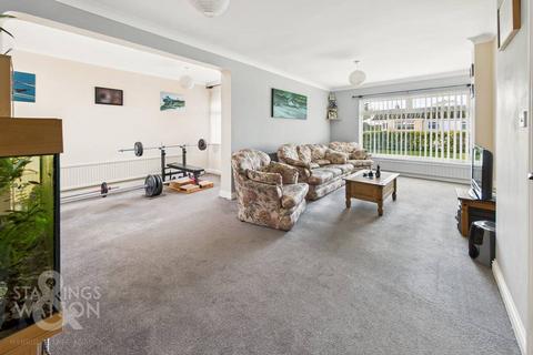 3 bedroom detached bungalow for sale, Kingswood Close, Brooke, Norwich