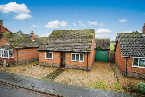 2 bedroom detached bungalow for sale - Rectory Gardens, Hingham, Norwich