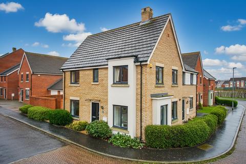 3 bedroom semi-detached house for sale, Ron Hill Road, Queens Hill, Norwich