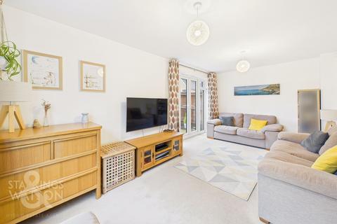 3 bedroom semi-detached house for sale, Ron Hill Road, Queens Hill, Norwich