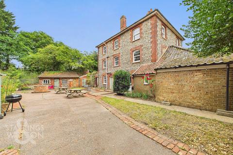 5 bedroom detached house for sale, Eccles, Norwich