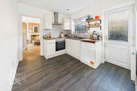 2 bedroom terraced house for sale, Cavell Road, Norwich