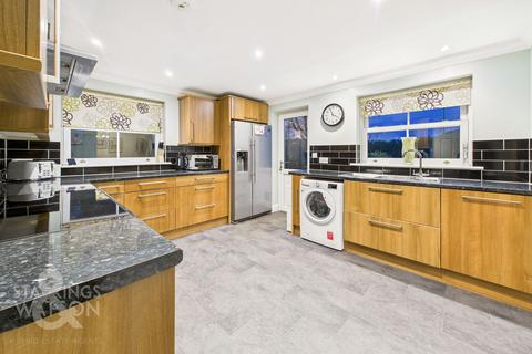 4 bedroom detached house for sale, Upper Olland Street, Bungay
