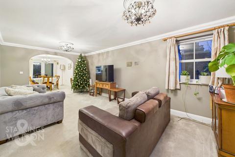 4 bedroom detached house for sale, Upper Olland Street, Bungay