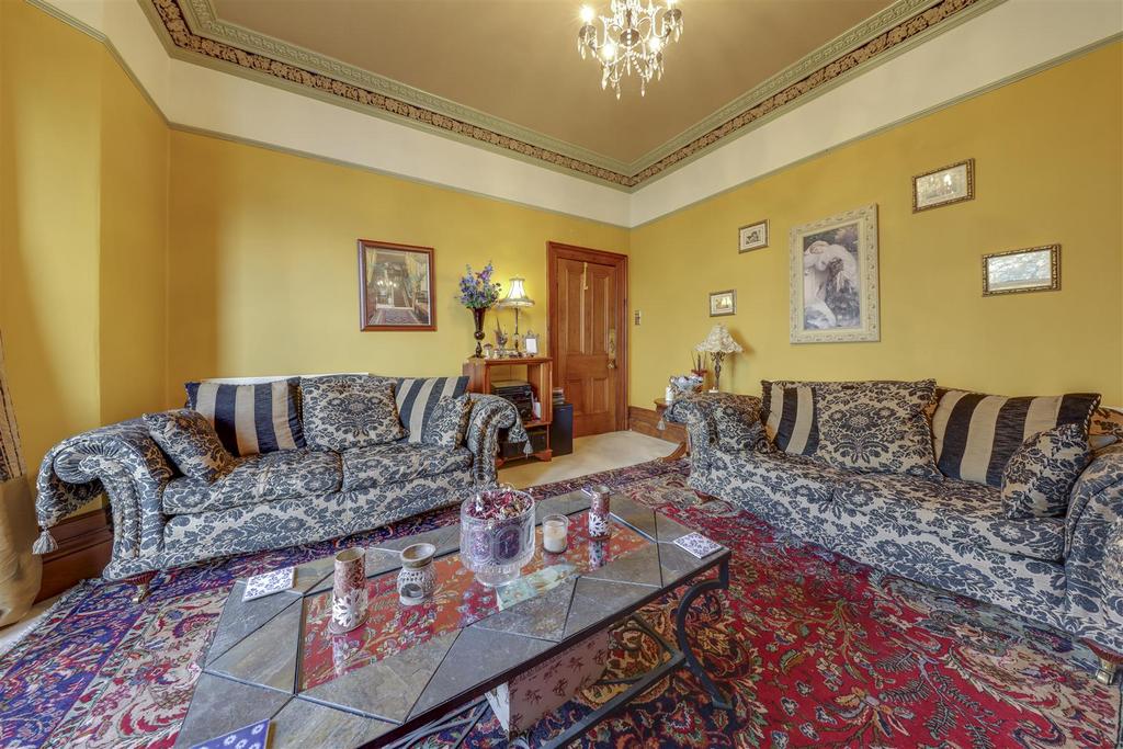 Lounge Alt 2