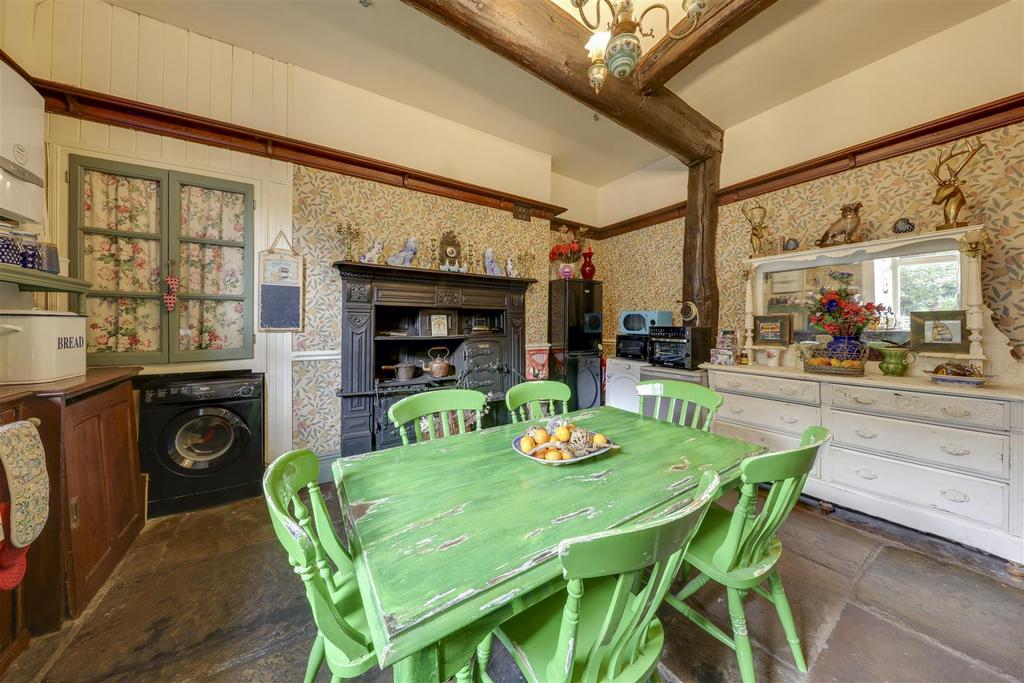Kitchen Alt