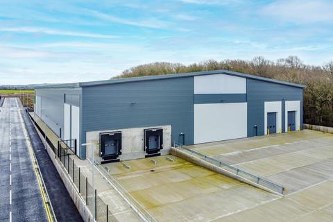 Warehouse to rent - 52 Vs Evesham WR11 1LB
