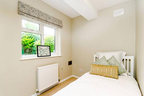 2 bedroom flat to rent, Balvernie Grove, Southfields, London, SW18