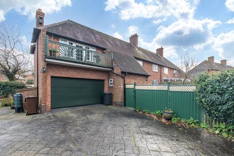 4 bedroom semi-detached house for sale, Latimer Road, Alvechurch, Birmingham, Worcestershire, B48