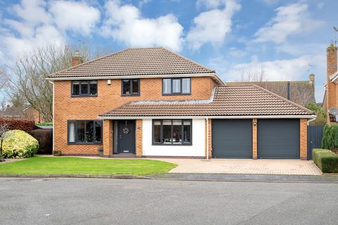 4 bedroom detached house for sale - Robin Close, Oakham