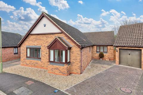 3 bedroom bungalow to rent - Curlew Crescent, Royston SG8