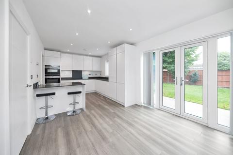 undefined, Harvester Close, Royston SG8