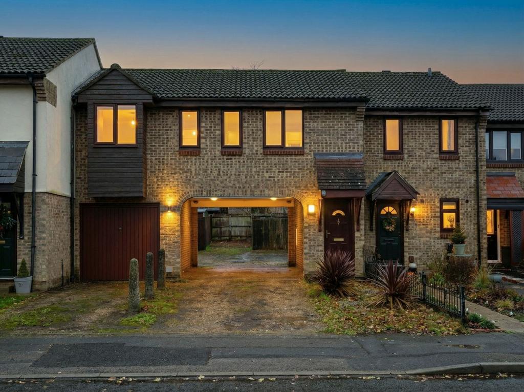 Chisbury Close