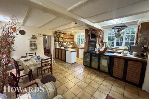 undefined, Barsham, Beccles